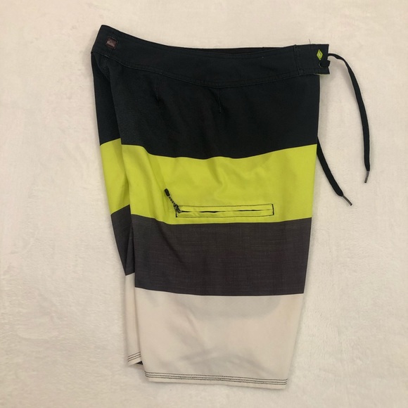 Quiksilver Surf Skate Black Neon Green White Swim Trunks Board Shorts Mens 29 - Picture 6 of 9